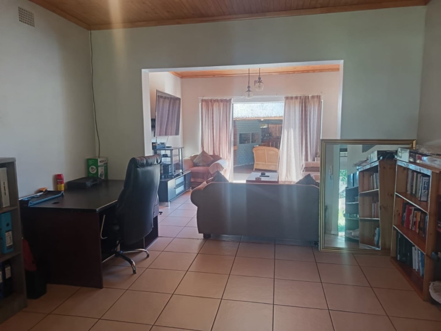 4 Bedroom Property for Sale in Heuwelsig Northern Cape